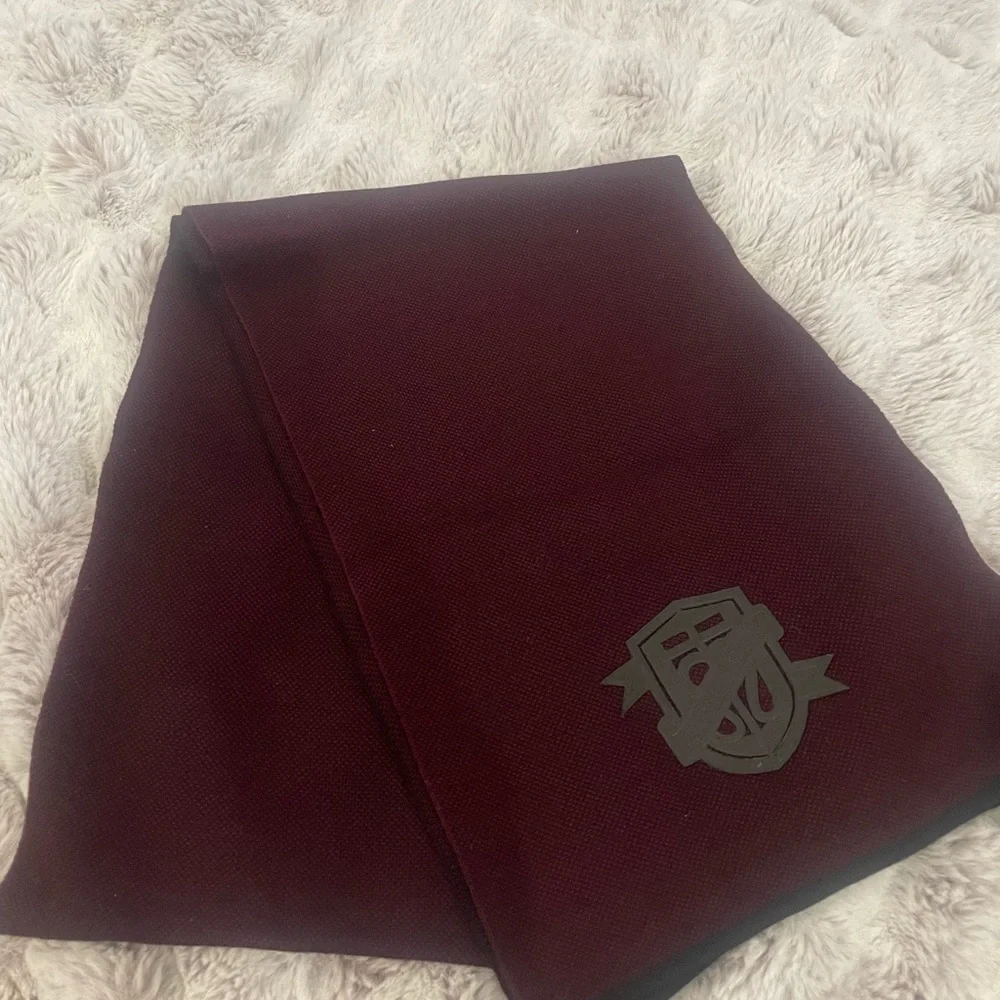 Givenchy Wool Scarf ๐งฃ - Picture 2 of 8